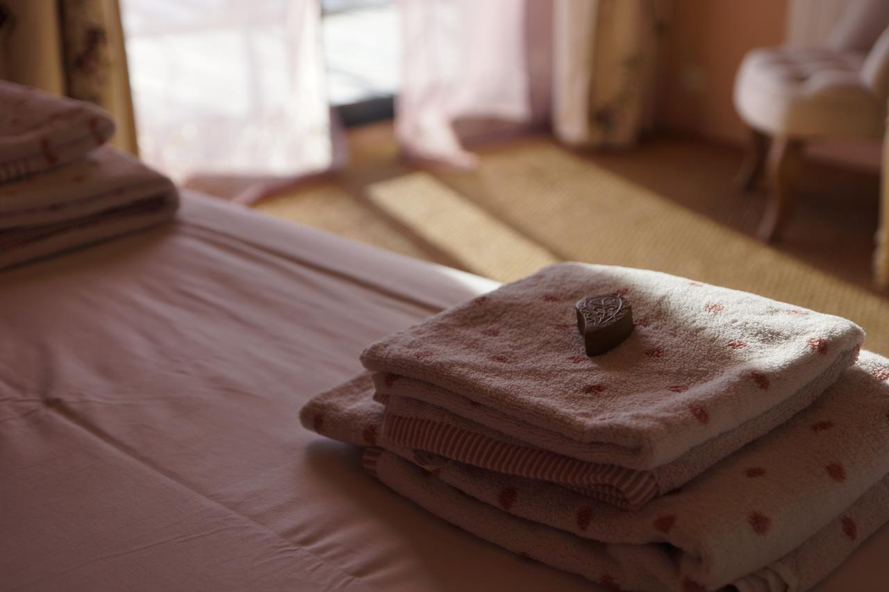 Bed and Breakfast Bout De Cote Lacam-dʼOurcet Zimmer foto