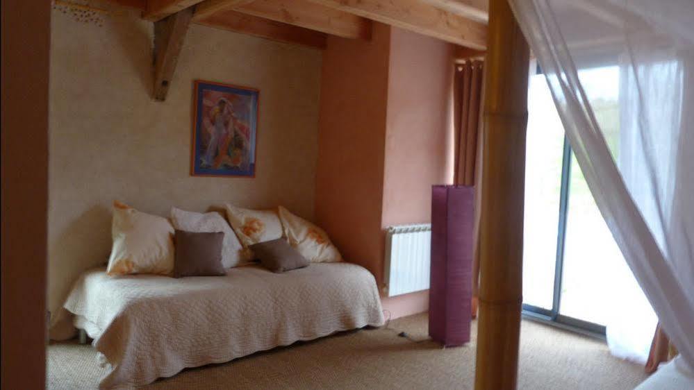 Bed and Breakfast Bout De Cote Lacam-dʼOurcet Exterior foto